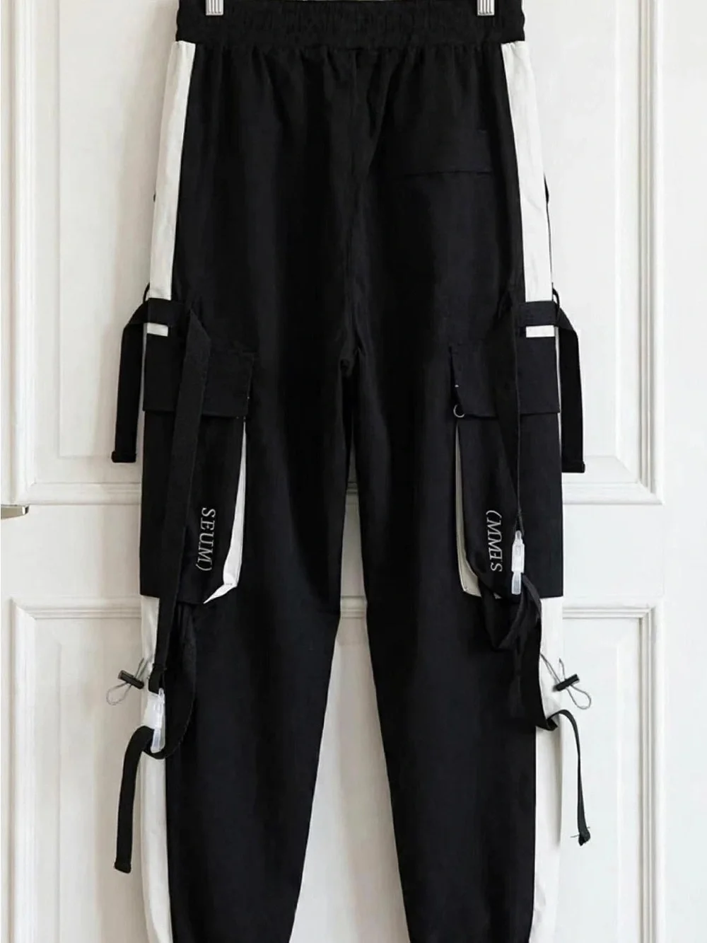 Muse modern cargo